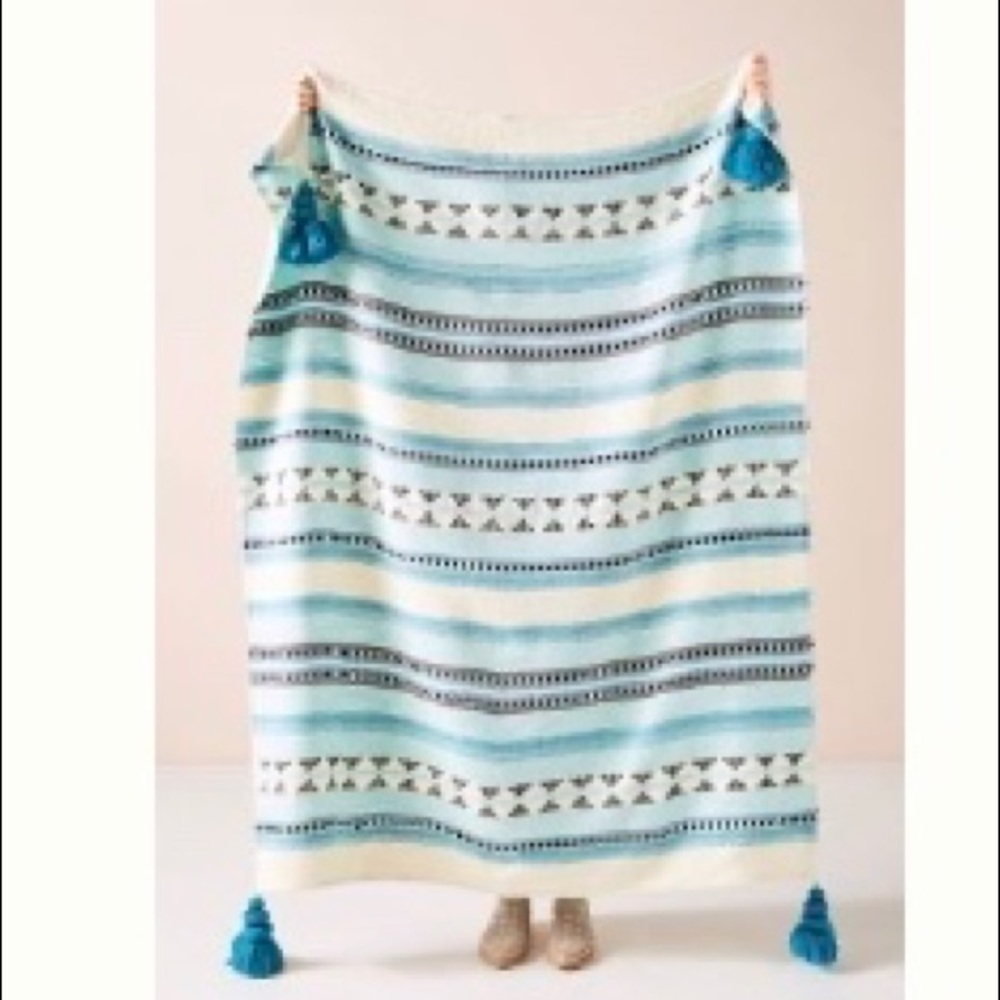 Woven Lakshmi throw blanket in blue